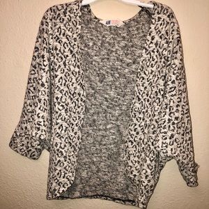 H&M B&W Cheetah Print Over Layer (Girls 6-8)👧🏼🎀
